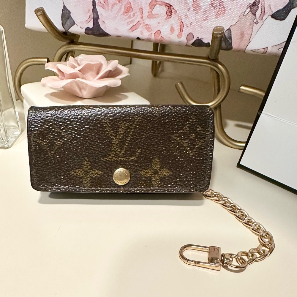 Louis Vuitton Monogram Key Holder EUC